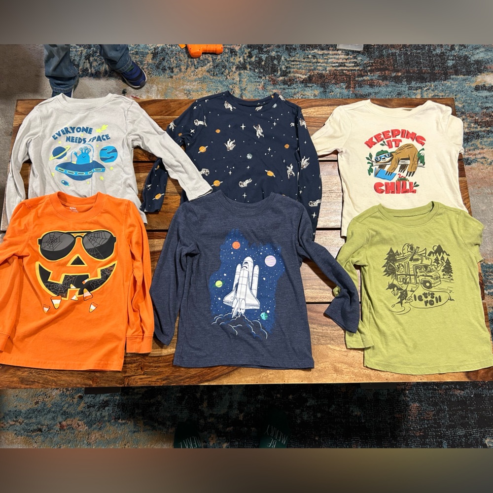 Mix of 12 3T & 4T boys long sleeve shirts.
